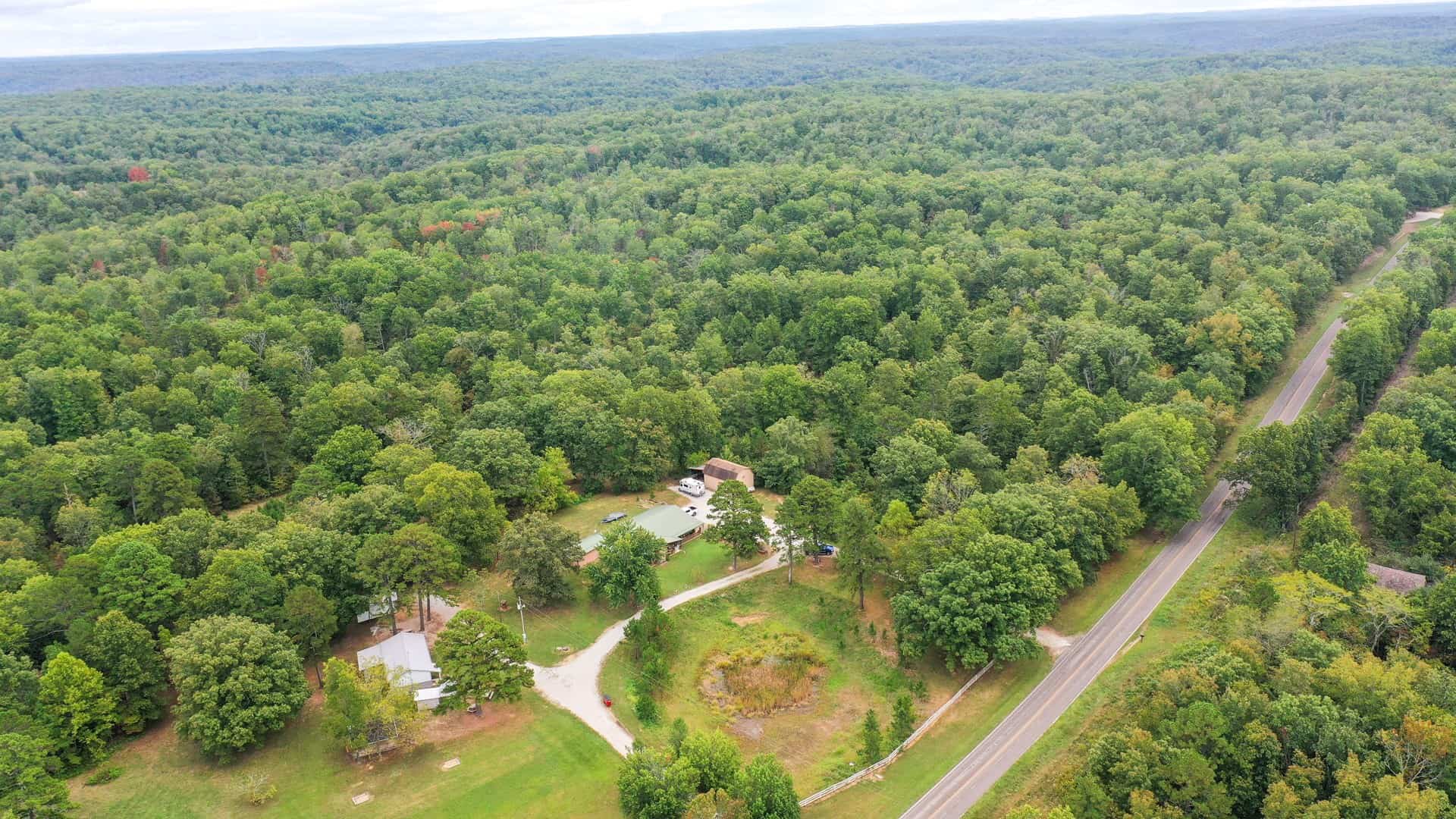 Home on 25.10 ± Acres for Sale in Jadwin, Missouri