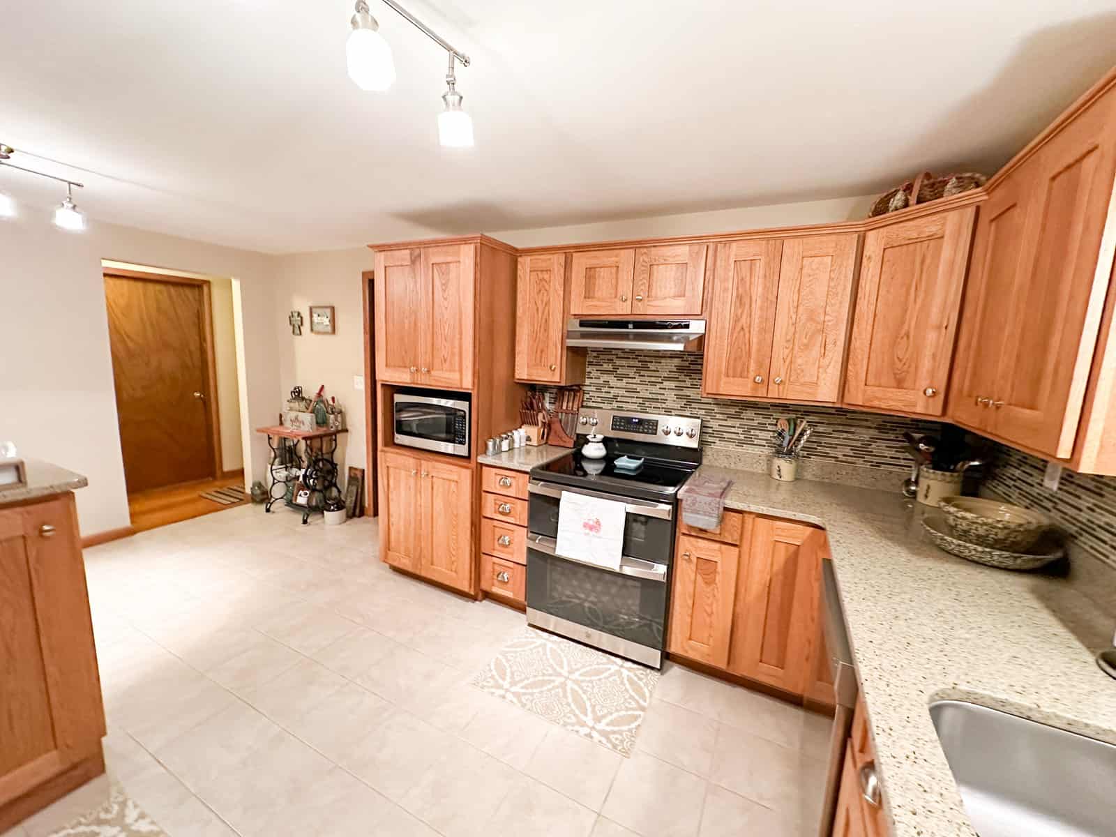 Home on 25.10 ± Acres for Sale in Jadwin, Missouri