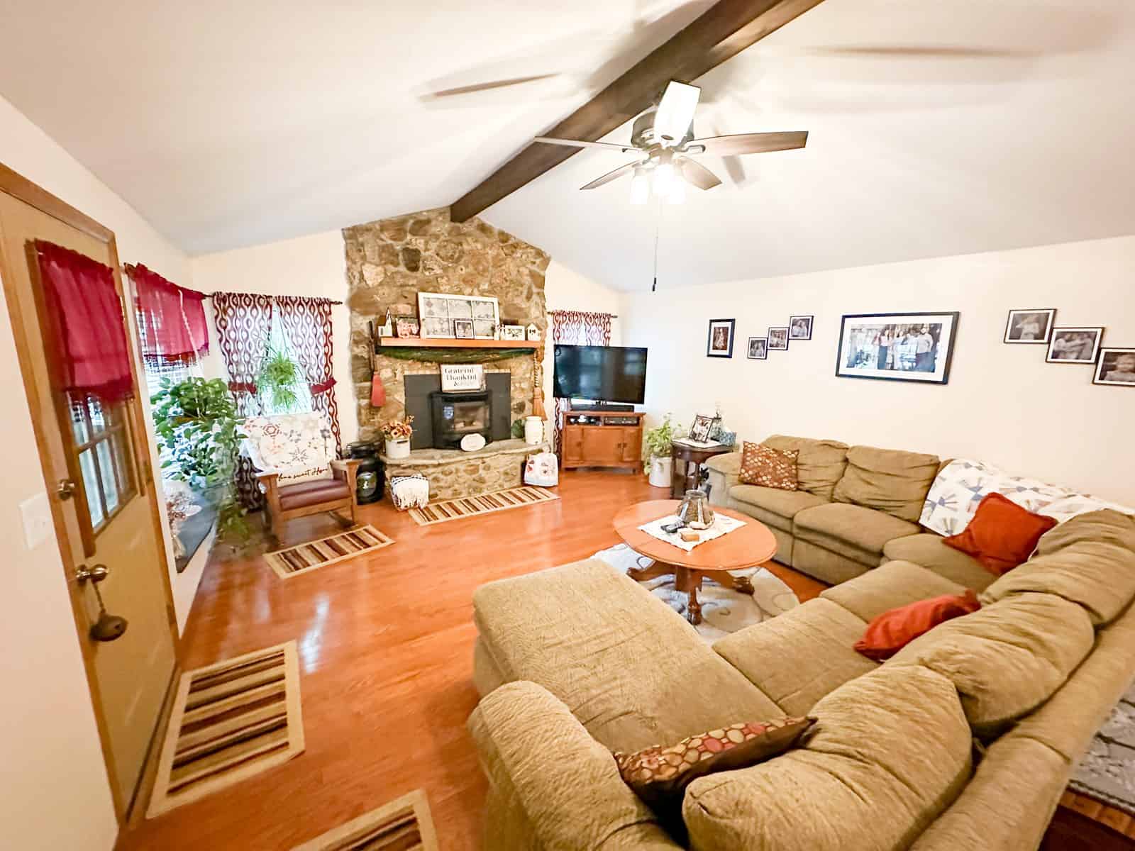 Home on 25.10 ± Acres for Sale in Jadwin, Missouri