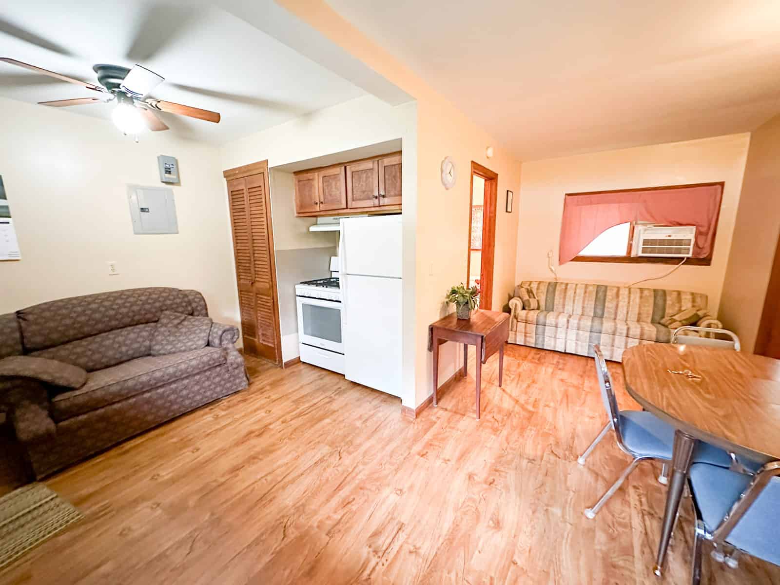 Home on 25.10 ± Acres for Sale in Jadwin, Missouri