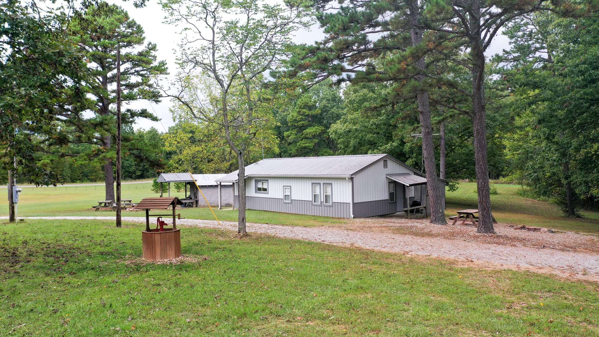 Home on 25.10 ± Acres for Sale in Jadwin, Missouri