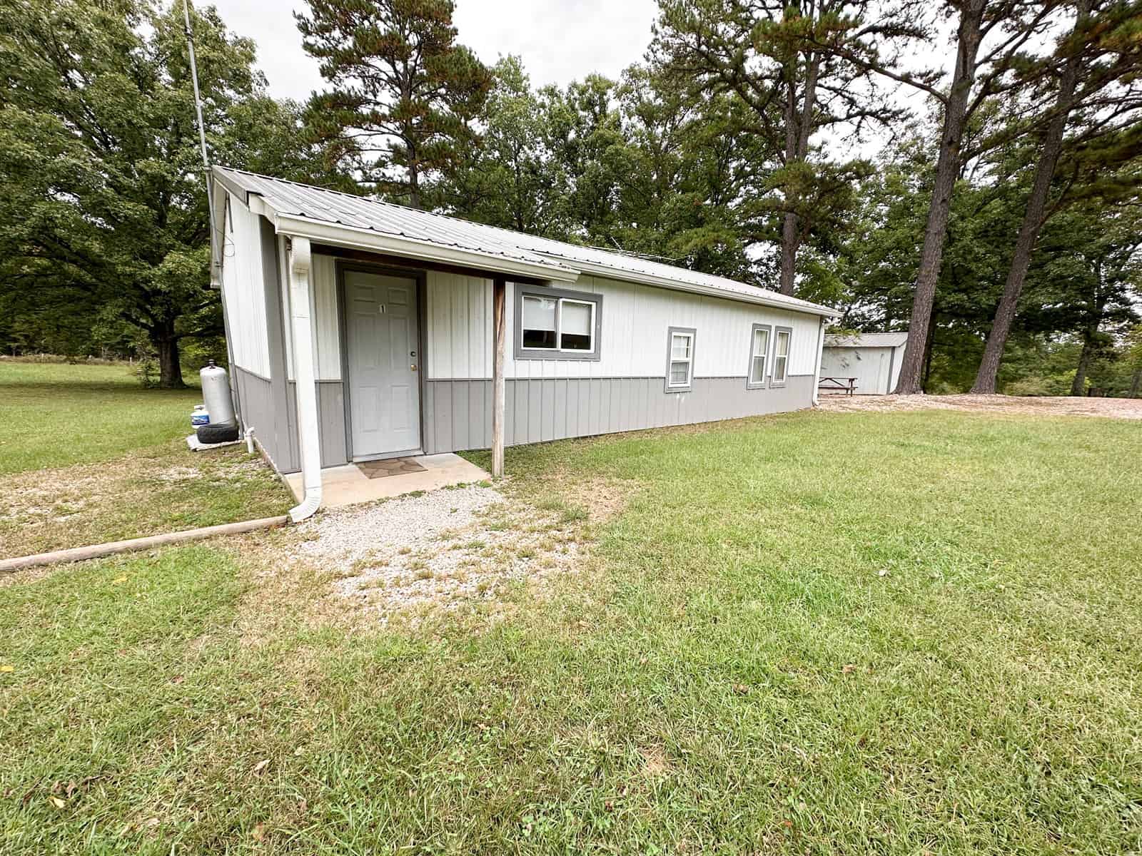 Home on 25.10 ± Acres for Sale in Jadwin, Missouri