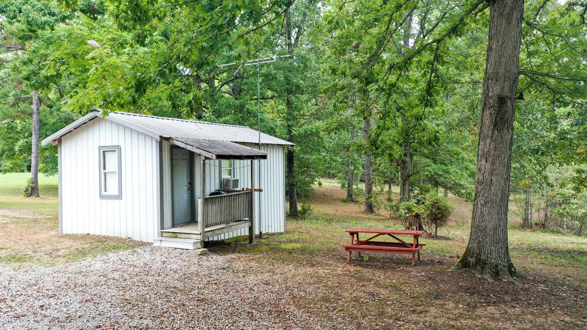 Home on 25.10 ± Acres for Sale in Jadwin, Missouri