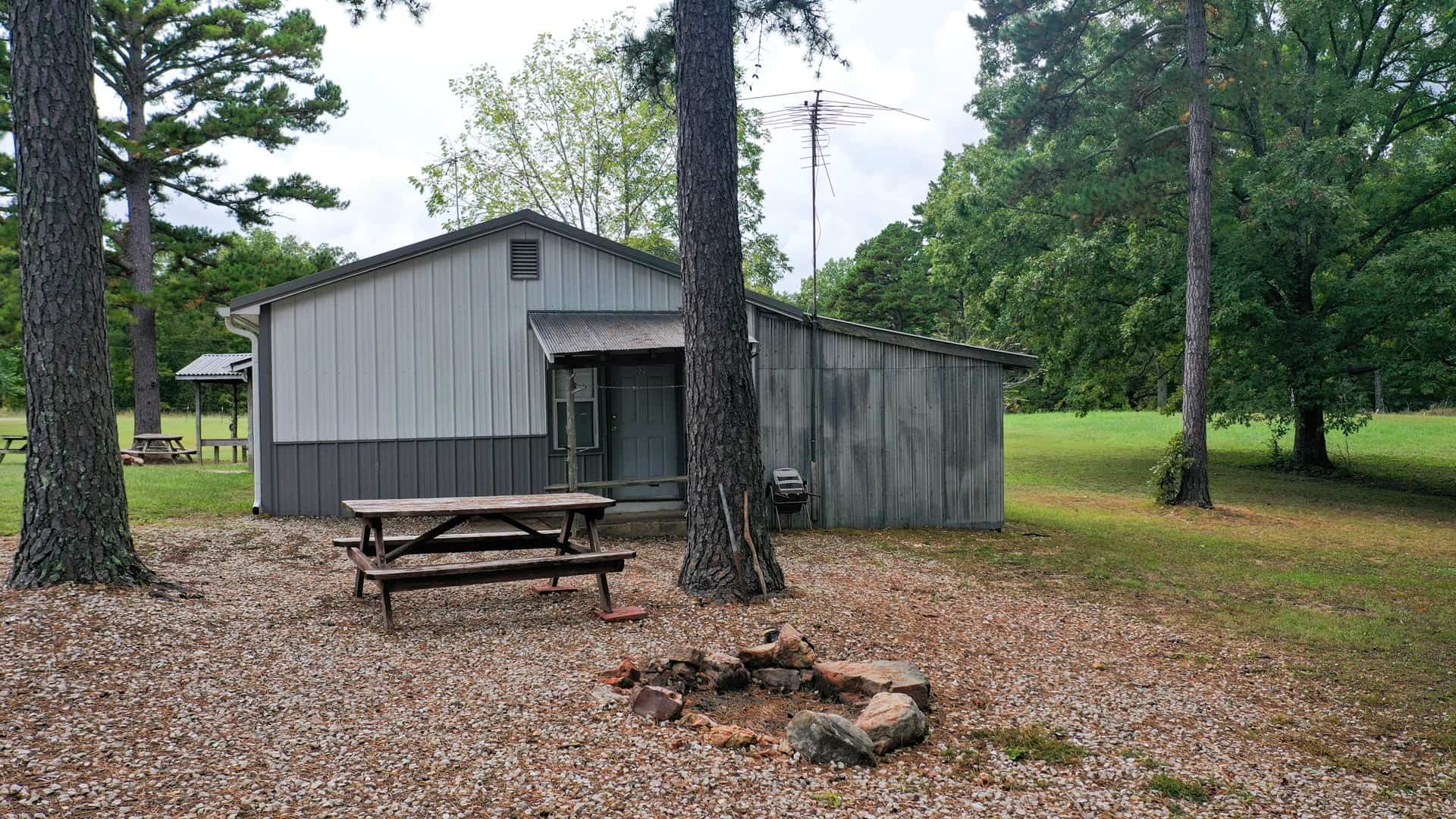 Home on 25.10 ± Acres for Sale in Jadwin, Missouri