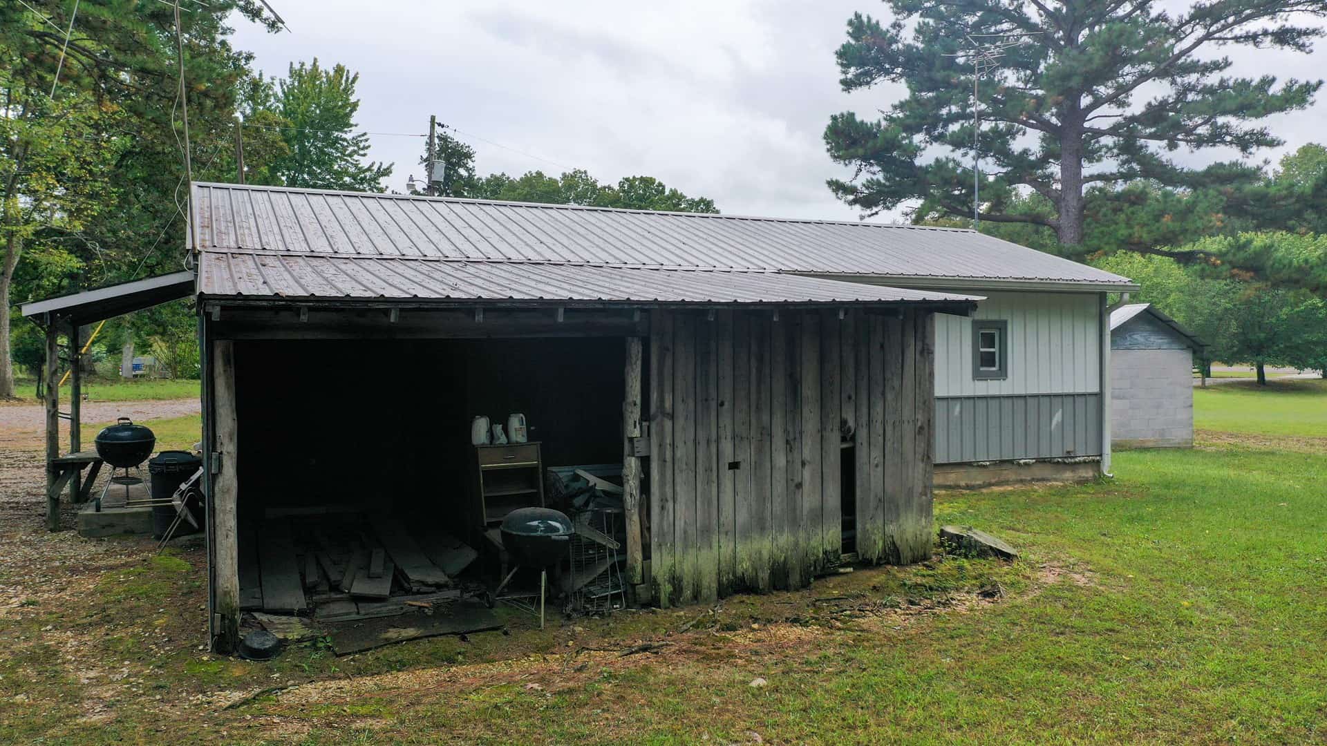 Home on 25.10 ± Acres for Sale in Jadwin, Missouri