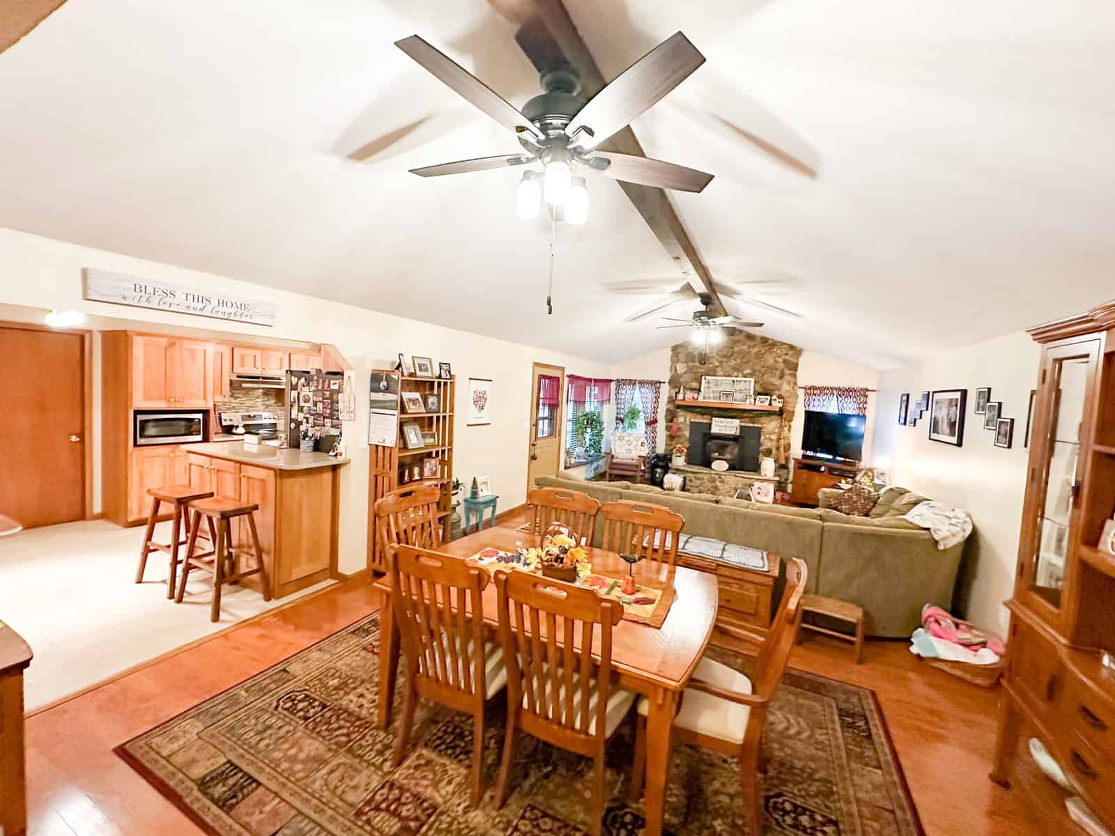 Home on 25.10 ± Acres for Sale in Jadwin, Missouri