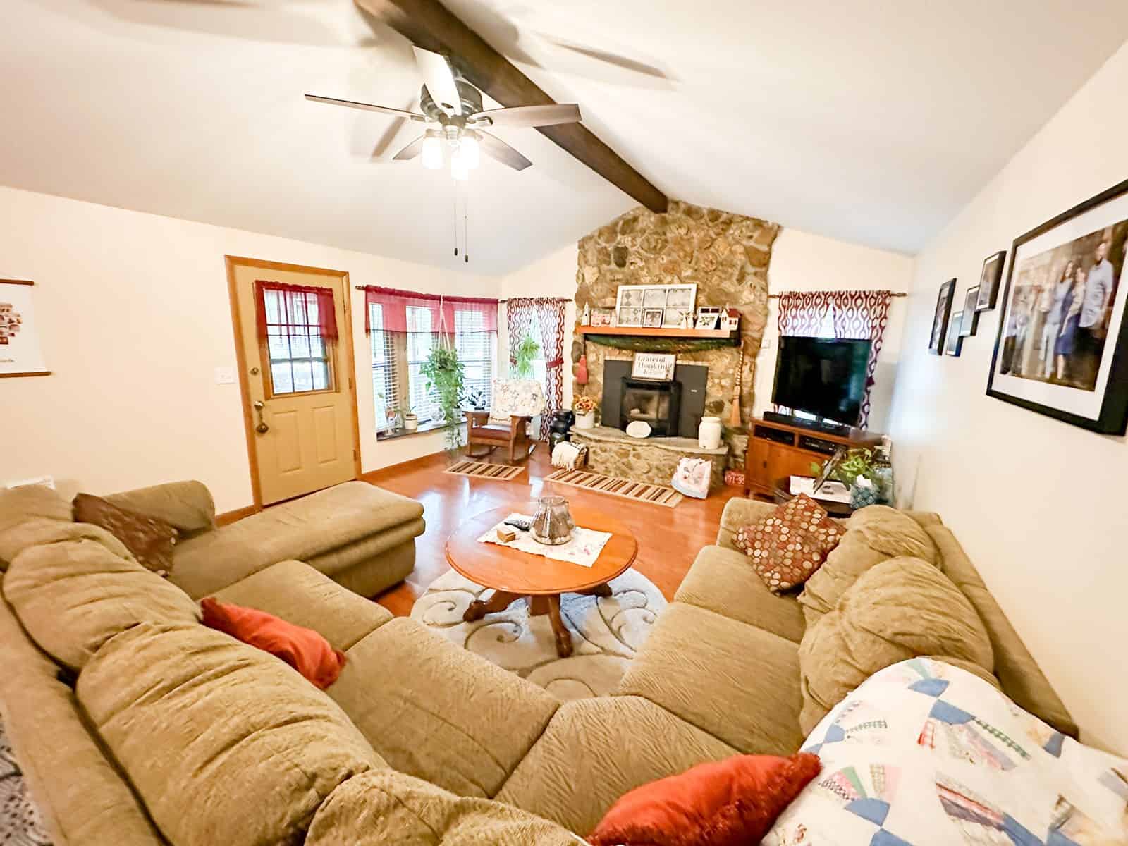 Home on 25.10 ± Acres for Sale in Jadwin, Missouri
