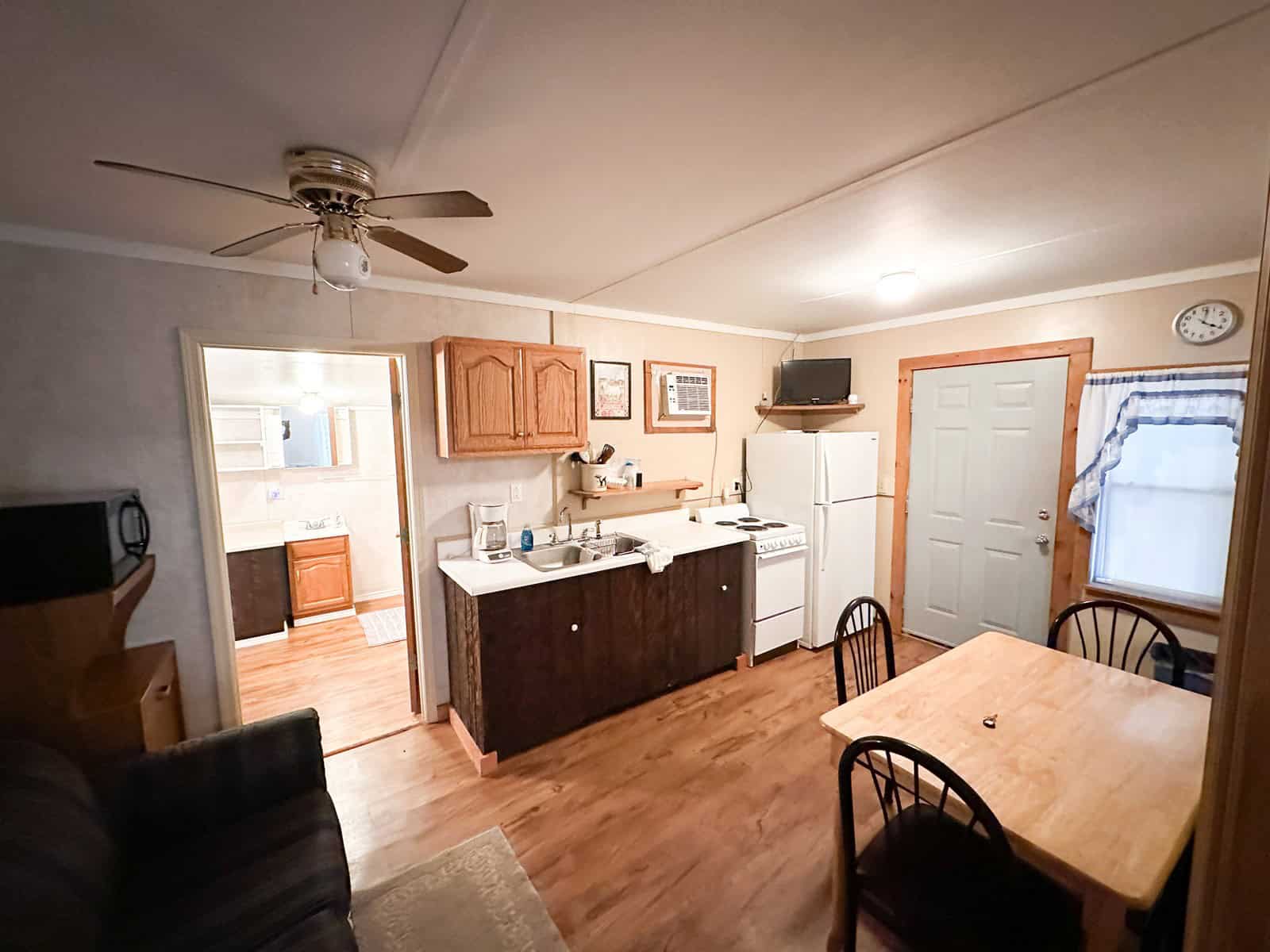 Home on 25.10 ± Acres for Sale in Jadwin, Missouri