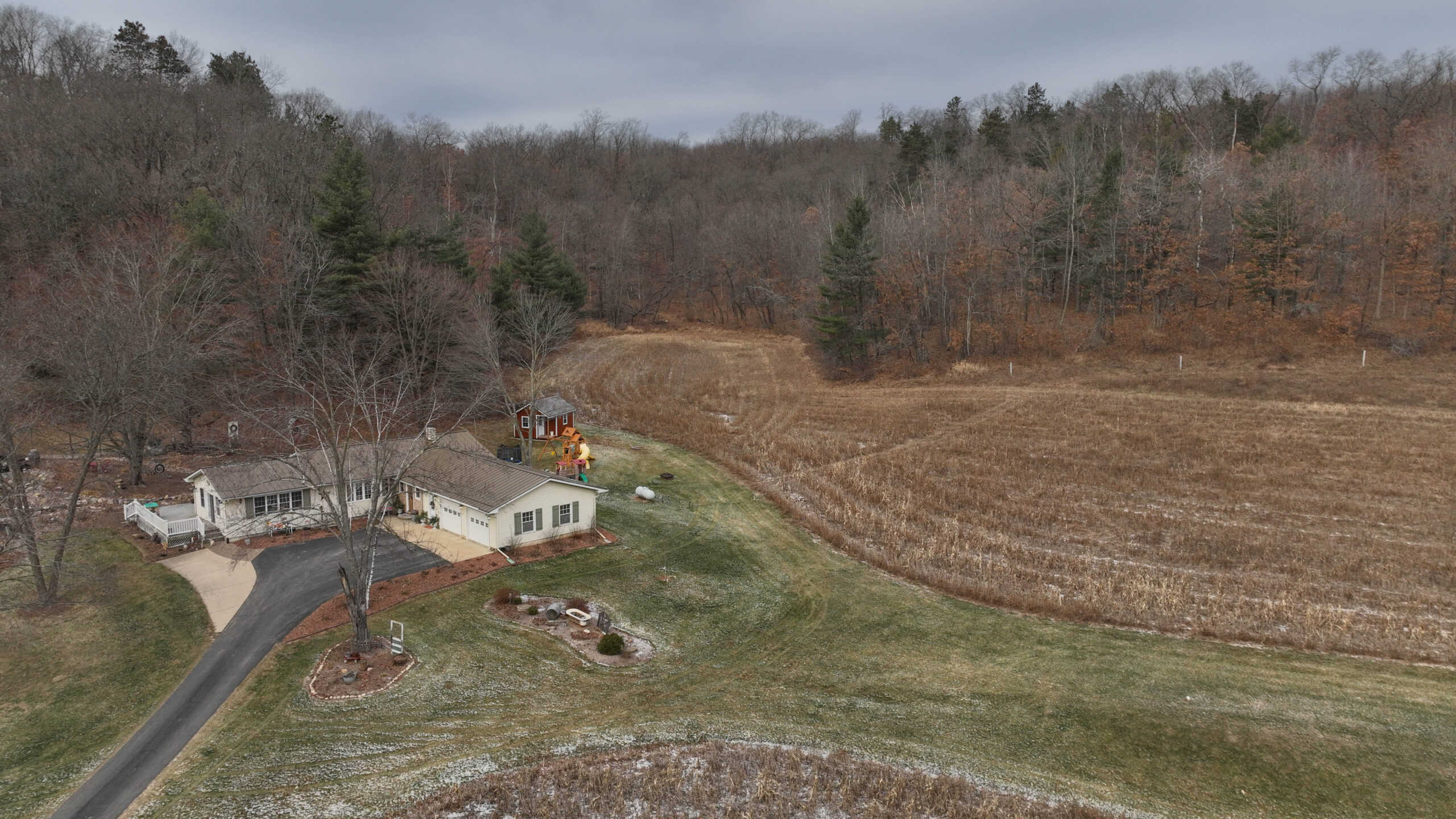 Charming Country Home with Trophy Whitetail Hunting in Juneau County, WI