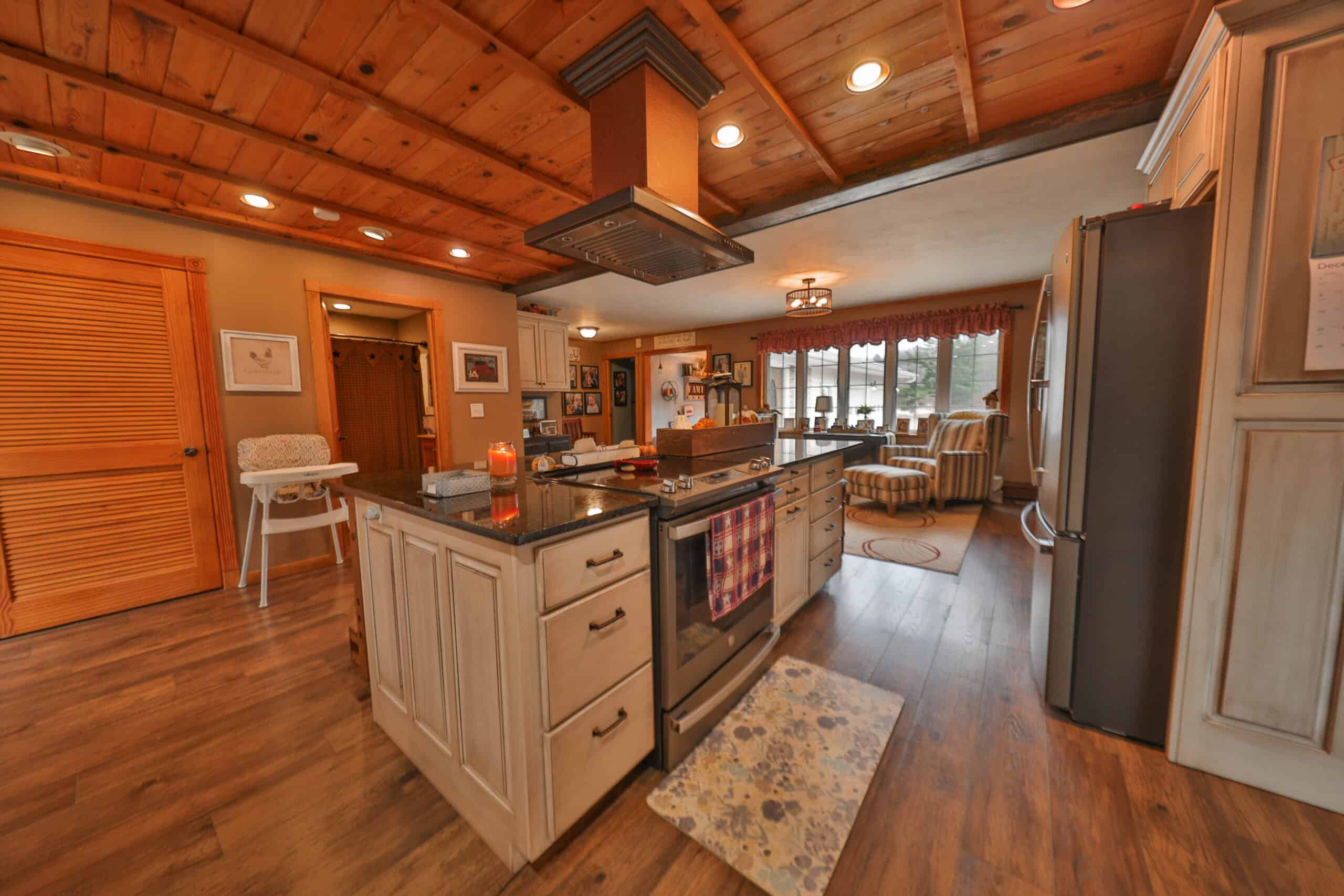 Charming Country Home with Trophy Whitetail Hunting in Juneau County, WI