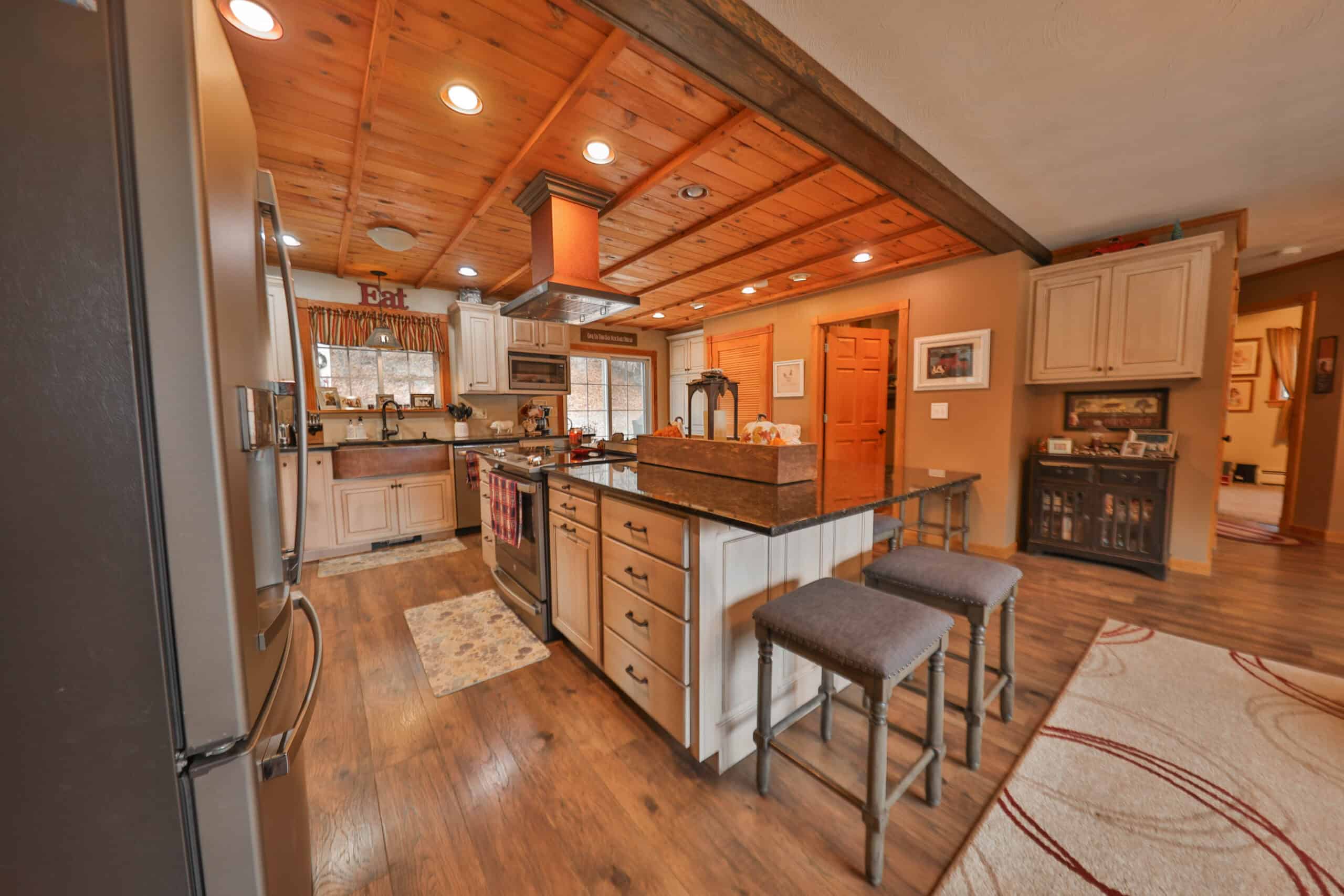 Charming Country Home with Trophy Whitetail Hunting in Juneau County, WI