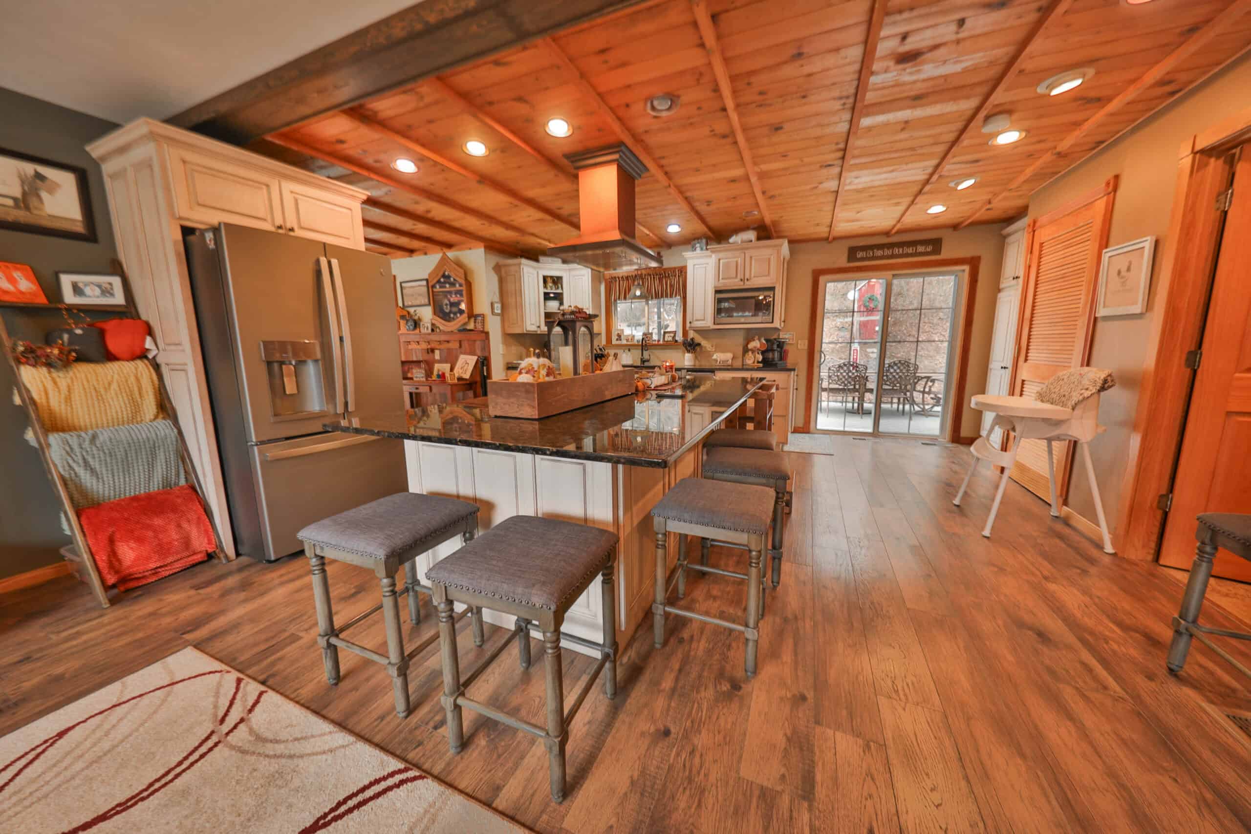 Charming Country Home with Trophy Whitetail Hunting in Juneau County, WI