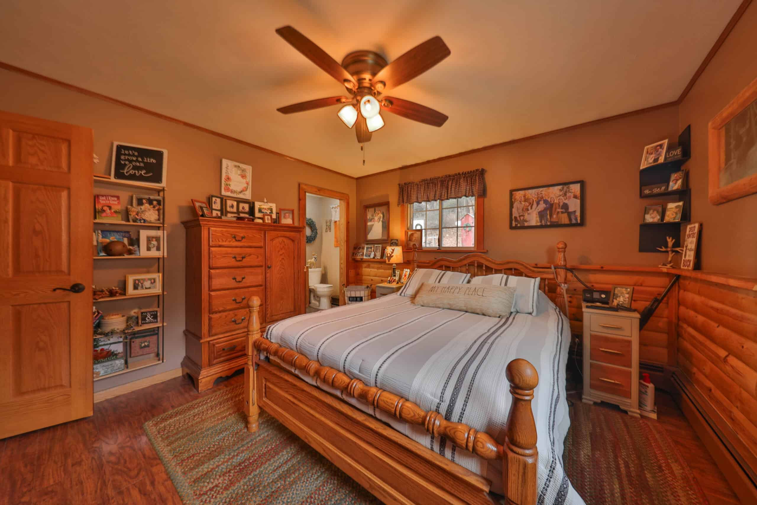 Charming Country Home with Trophy Whitetail Hunting in Juneau County, WI