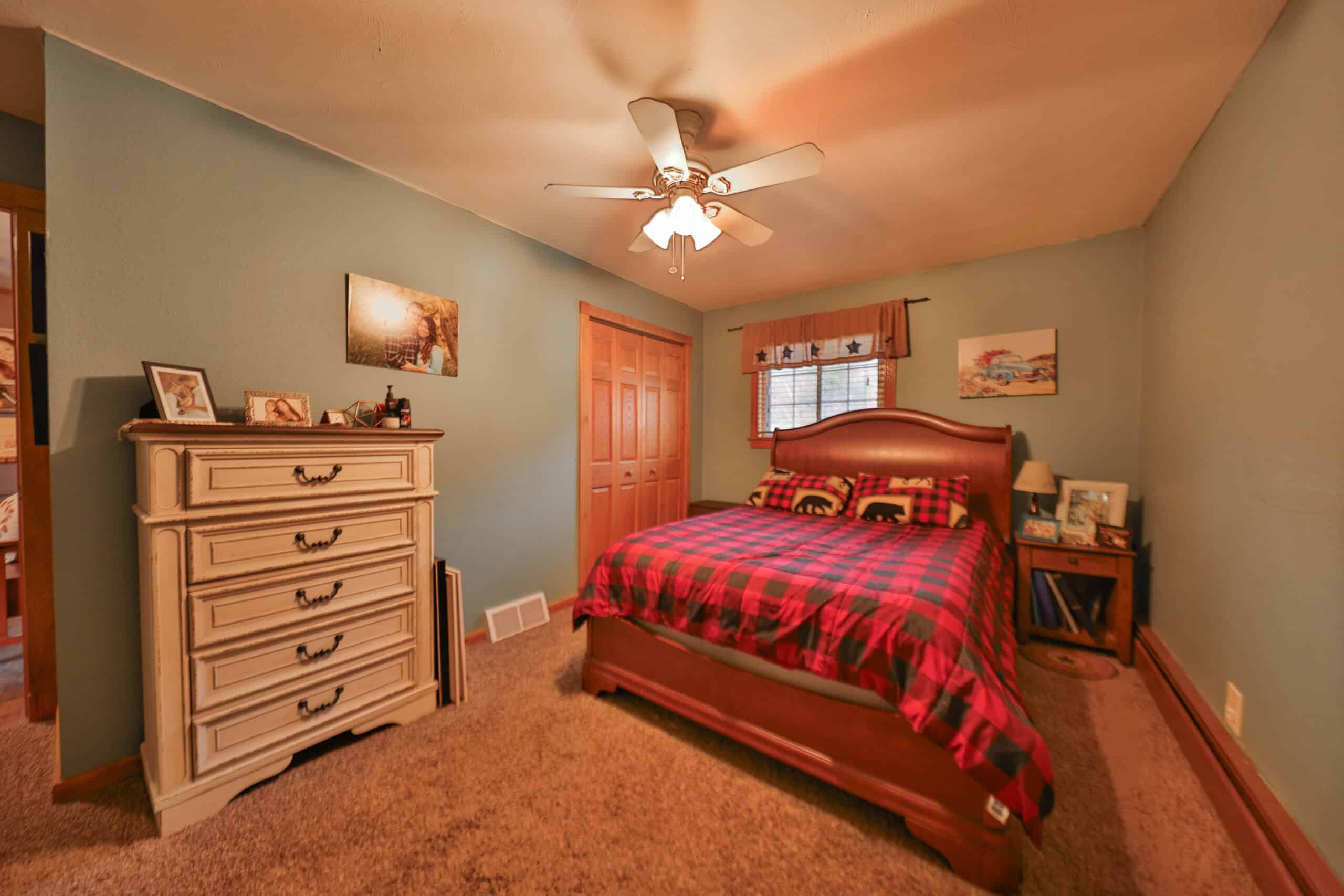 Charming Country Home with Trophy Whitetail Hunting in Juneau County, WI