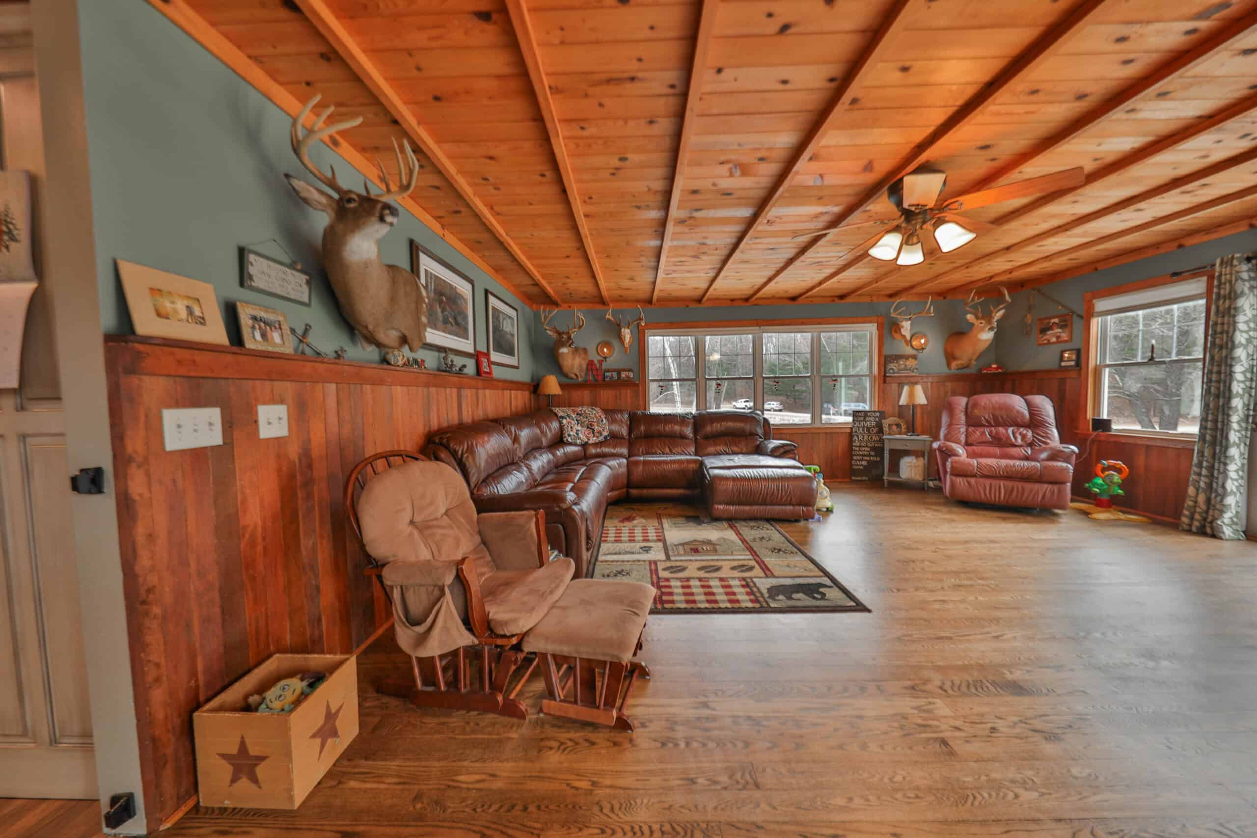Charming Country Home with Trophy Whitetail Hunting in Juneau County, WI