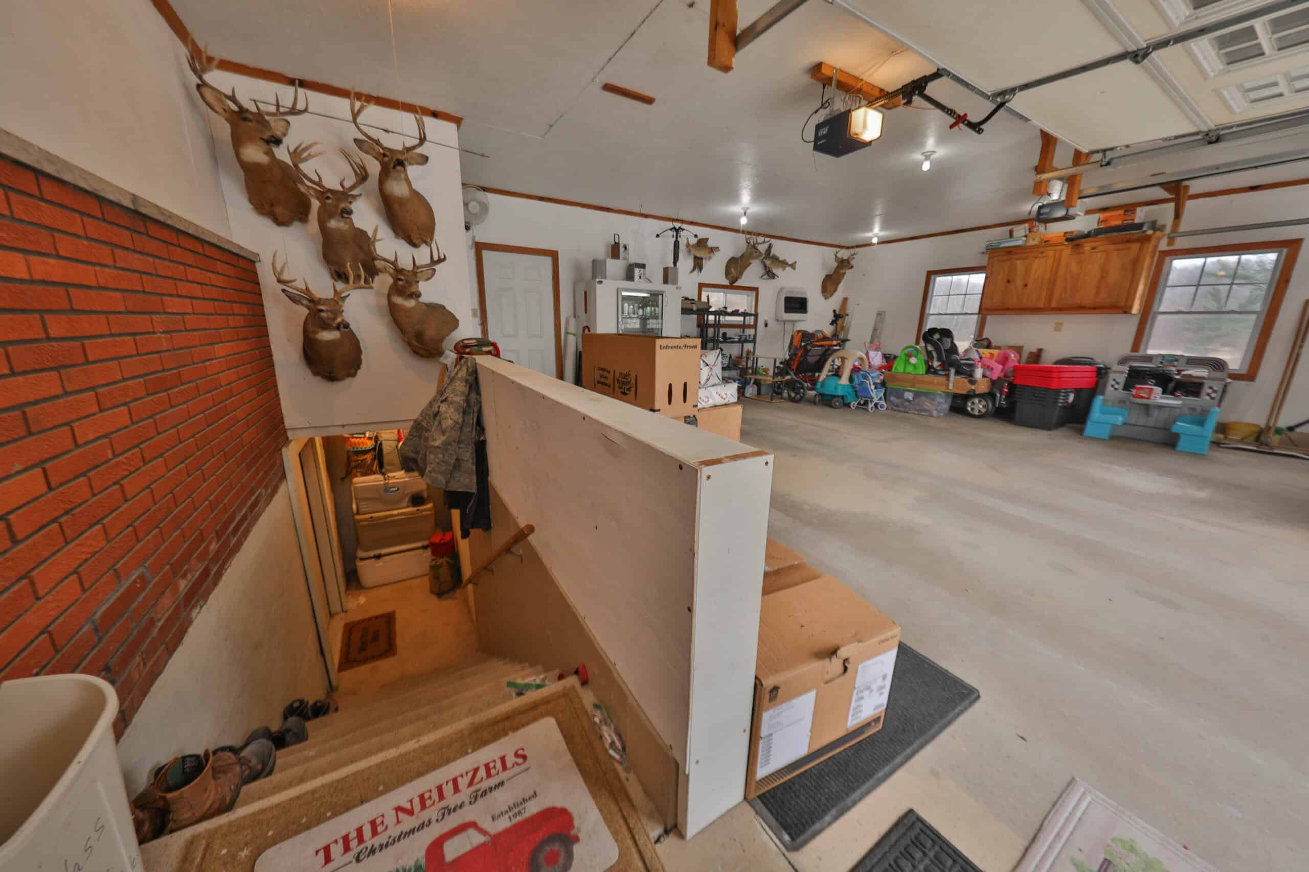 Charming Country Home with Trophy Whitetail Hunting in Juneau County, WI