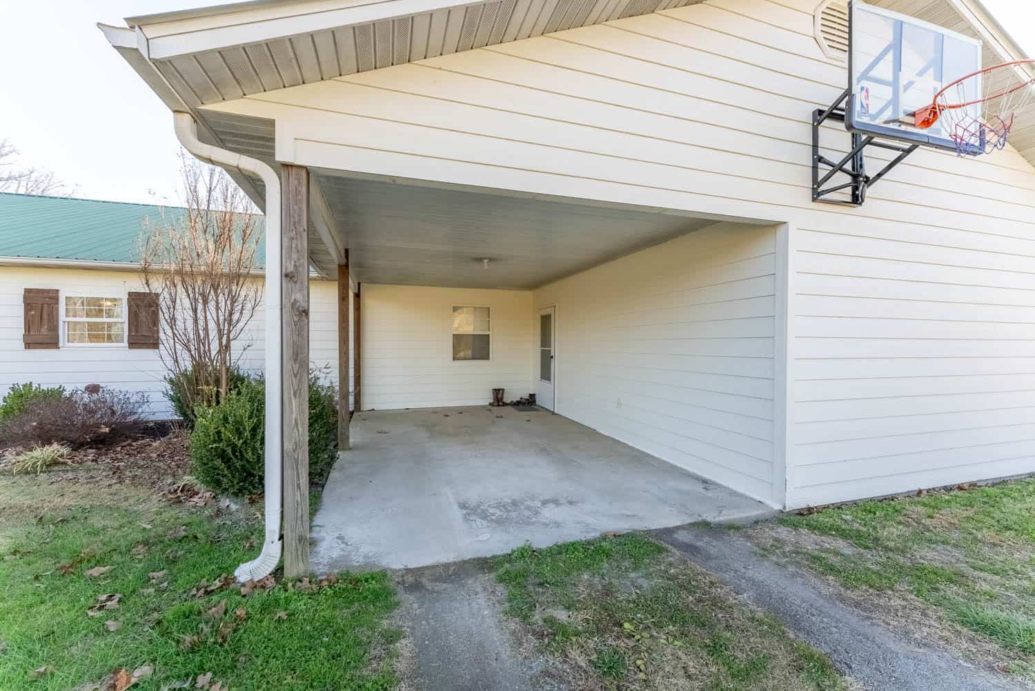 COUNTRY HOME WITH SHOP AND 20 ACRES FOR SALE SALEM AR