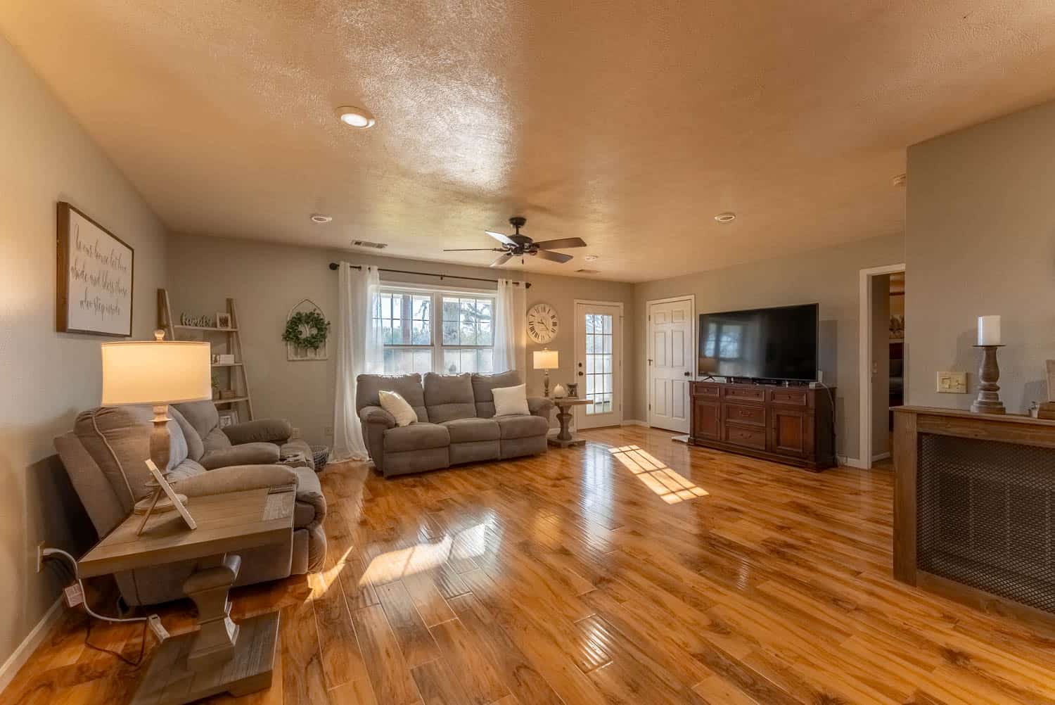 COUNTRY HOME WITH SHOP AND 20 ACRES FOR SALE SALEM AR