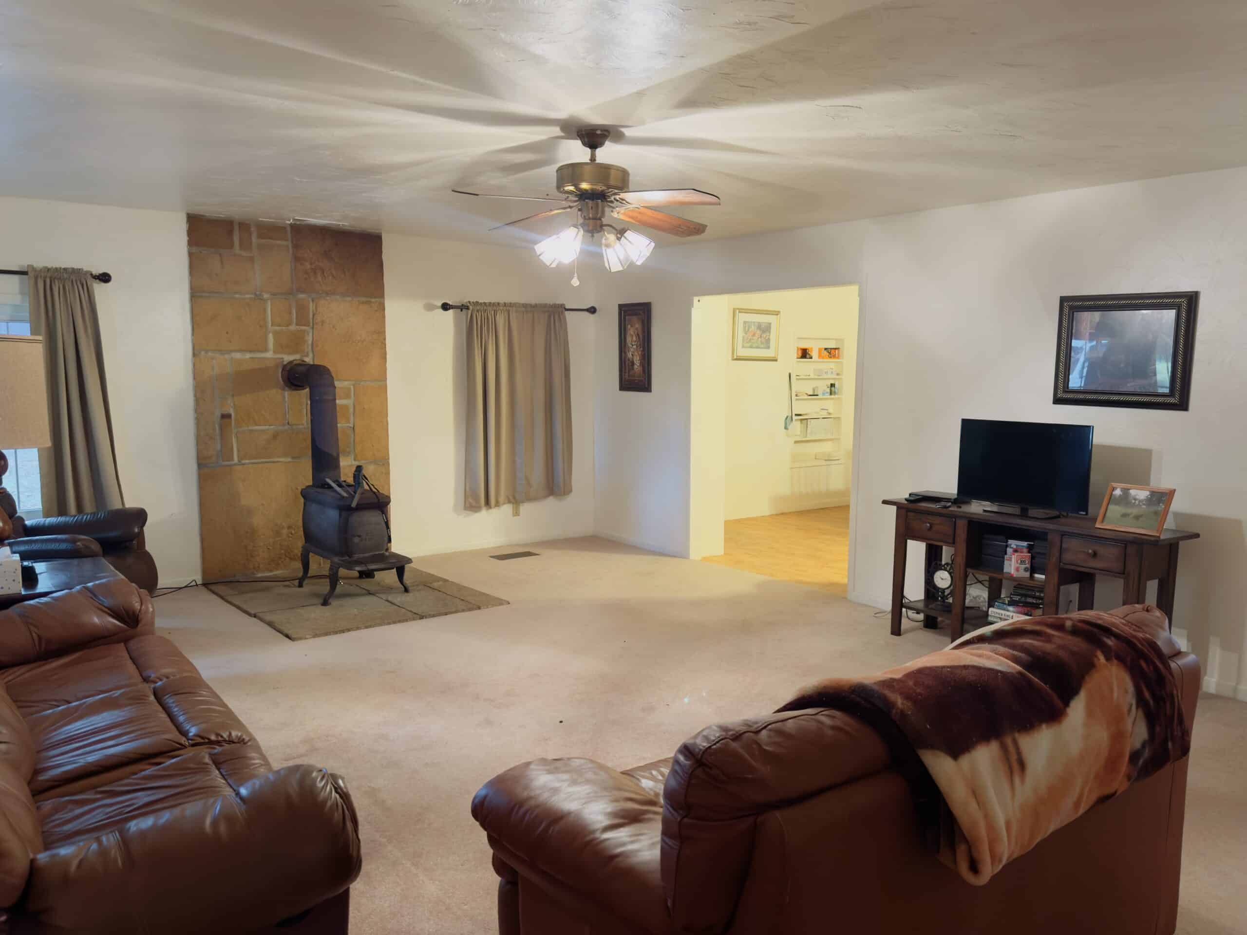 HOME WITH LARGE HUNTING ACREAGE AND FARMING LAND IN ARKANSAS