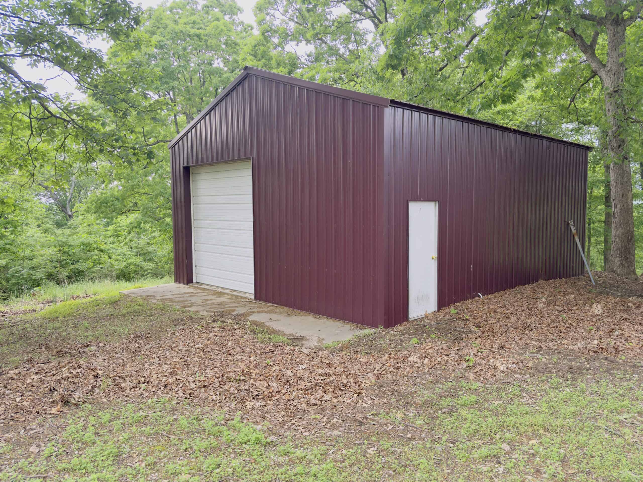 HOME WITH LARGE HUNTING ACREAGE AND FARMING LAND IN ARKANSAS