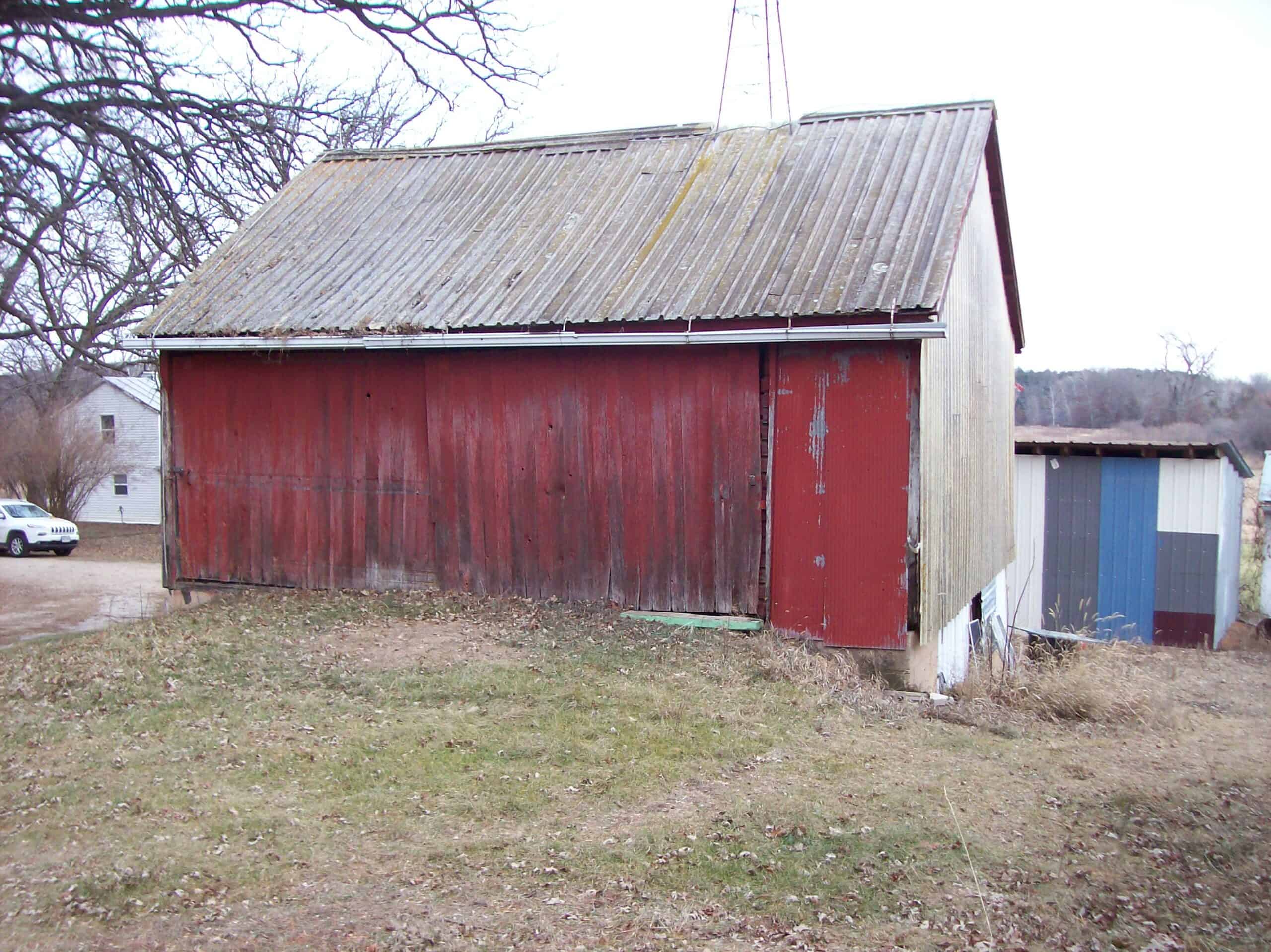 2 Homes and a Barn in Green Lake County