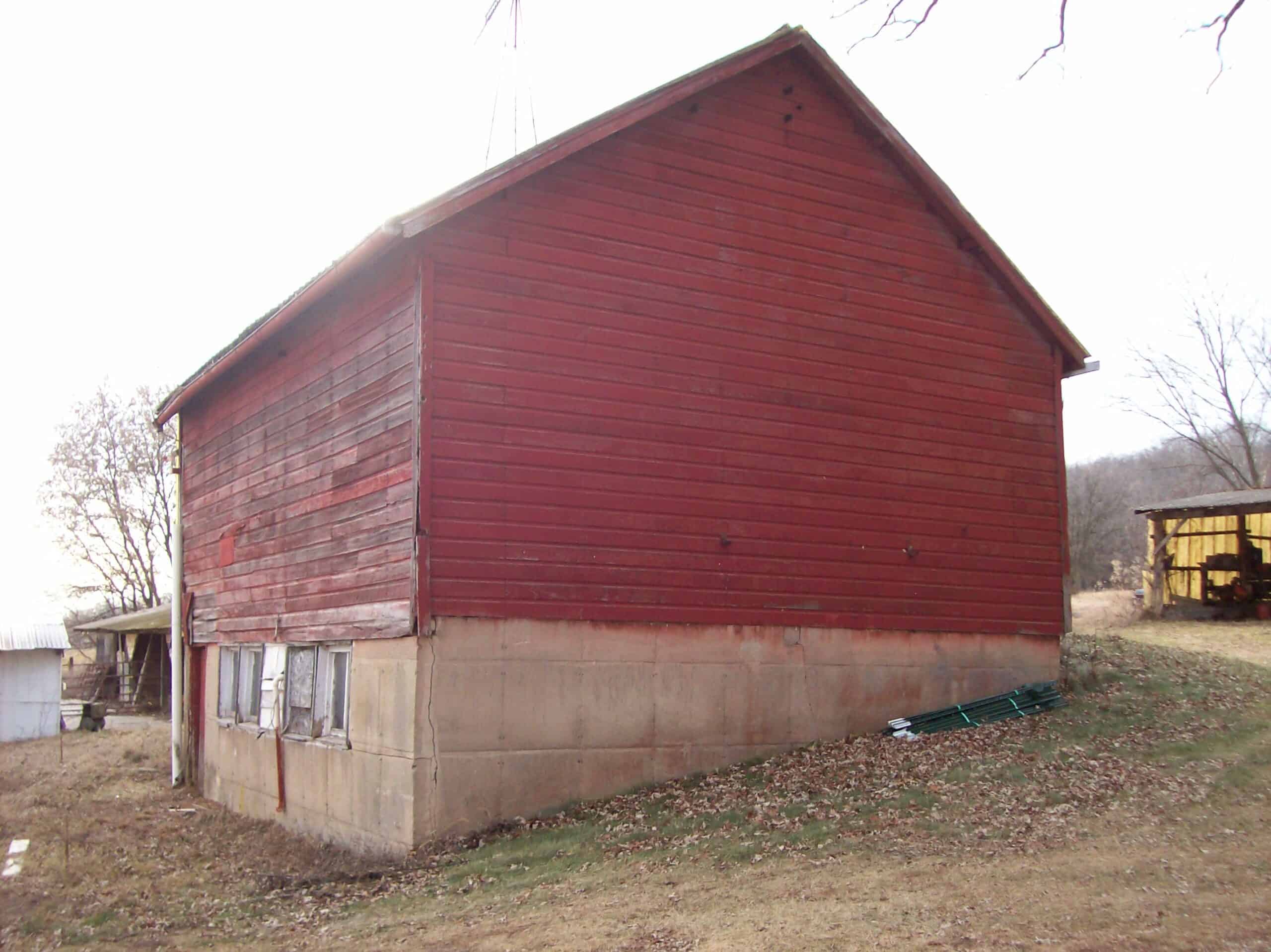 2 Homes and a Barn in Green Lake County