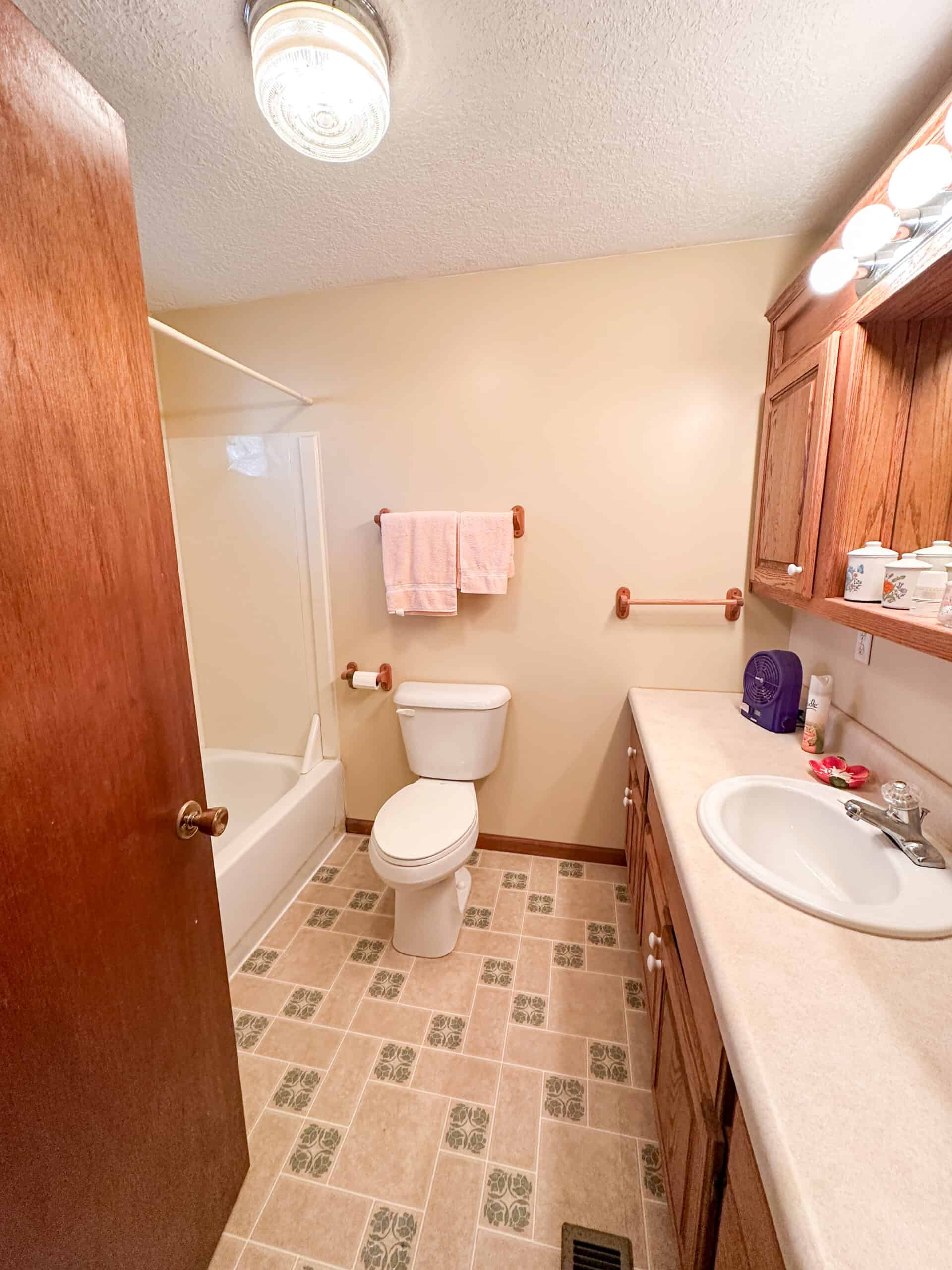 Farm and Home for Sale in Bunker, Missouri