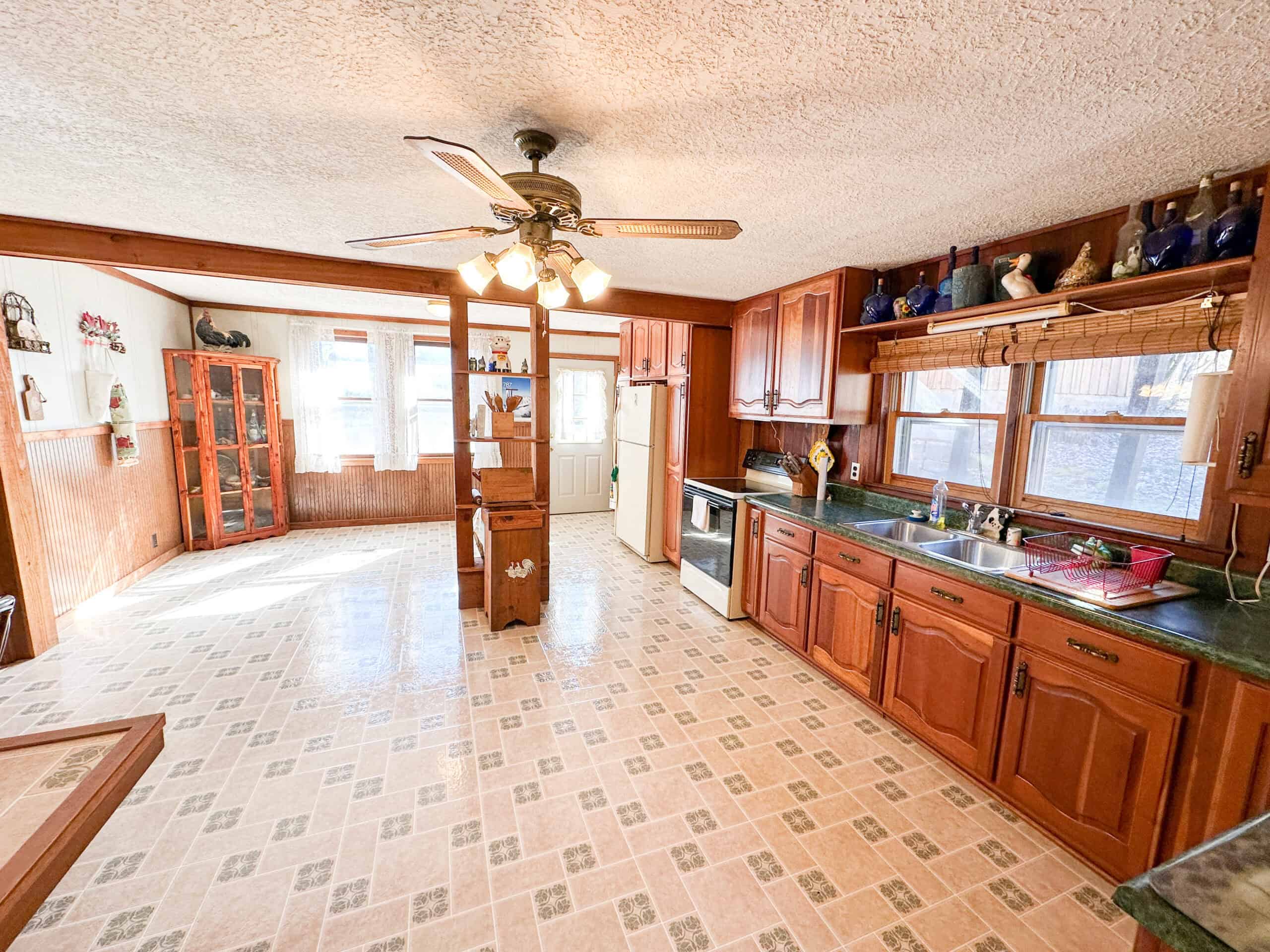 Farm and Home for Sale in Bunker, Missouri