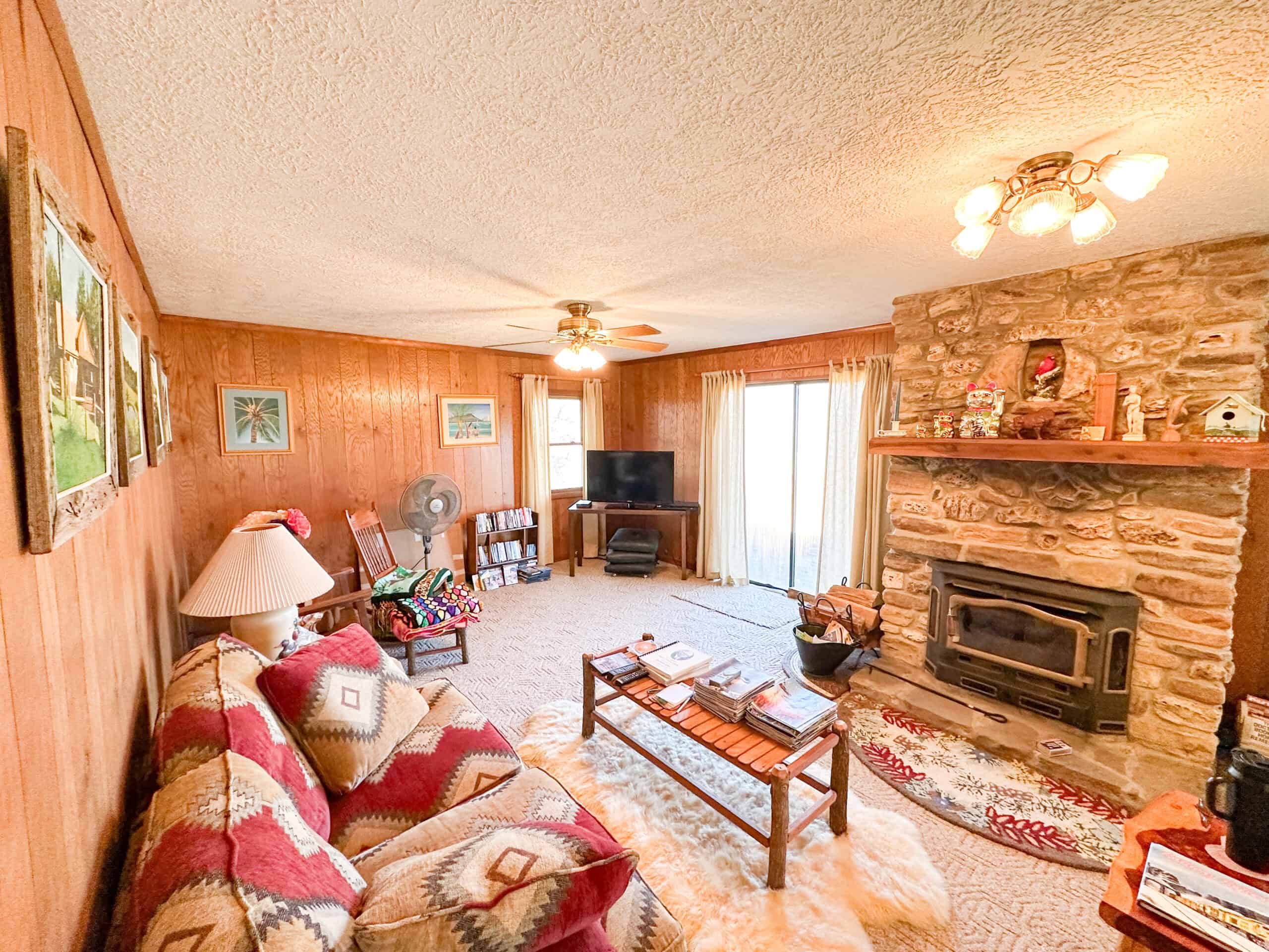 Farm and Home for Sale in Bunker, Missouri