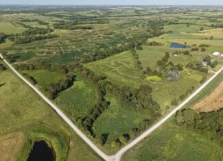 Albany, Mo farm ground with 631 m/l acres