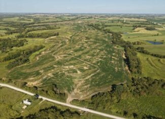 Albany, Mo farm ground with 631 m/l acres