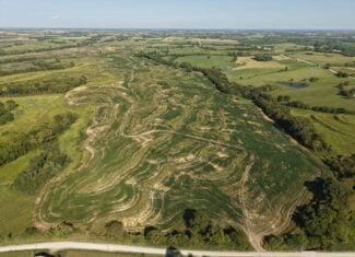 Albany, Mo farm ground with 631 m/l acres