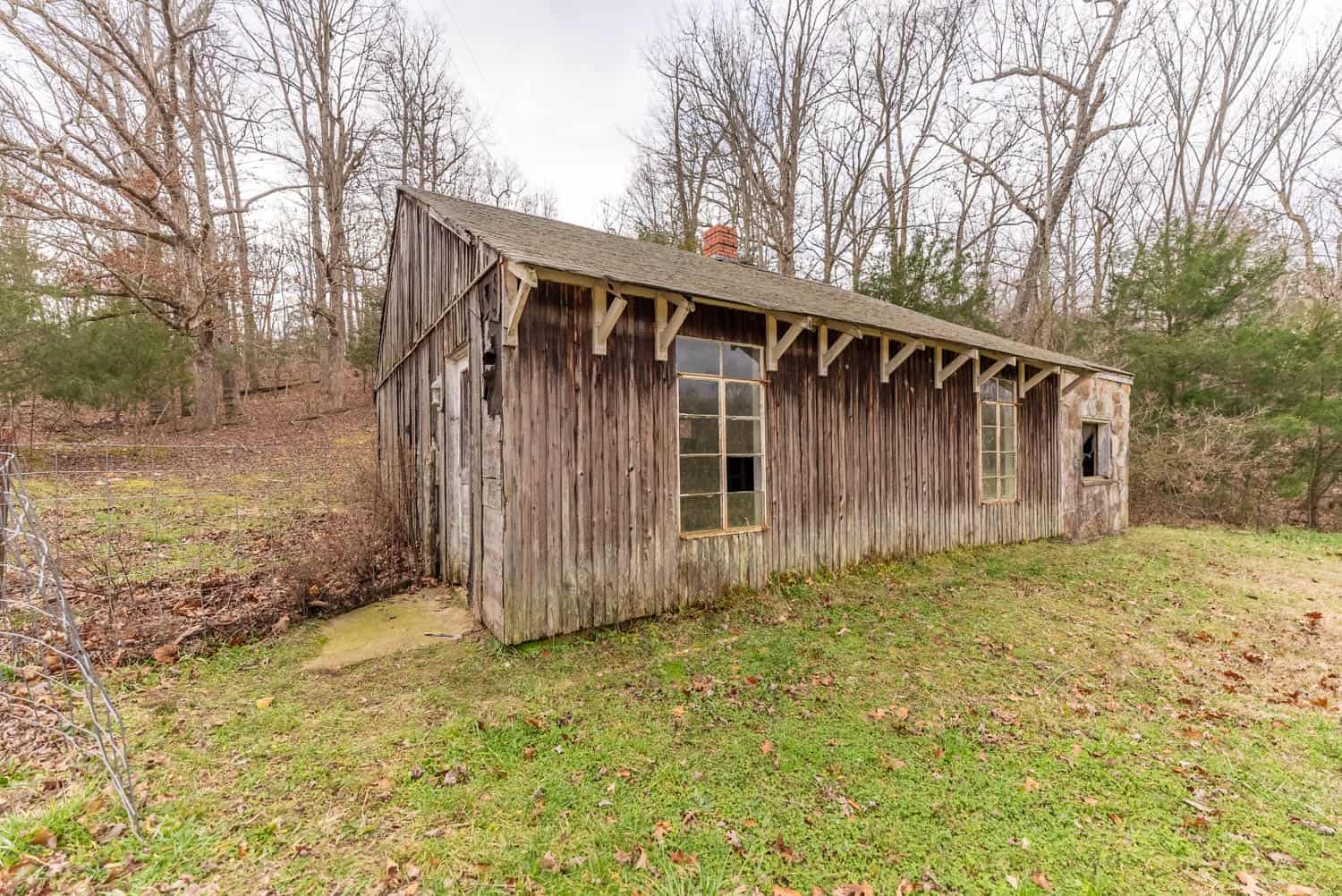 OZARKS COUNTRY HOME & FARM FOR SALE NEAR SALEM AR