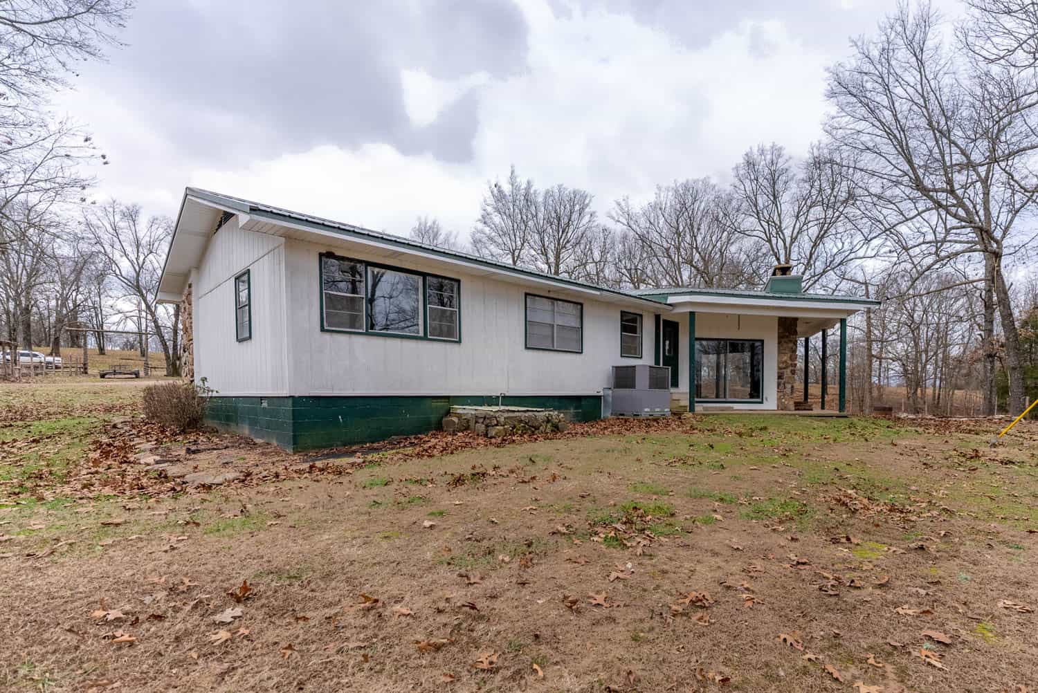 OZARKS COUNTRY HOME & FARM FOR SALE NEAR SALEM AR