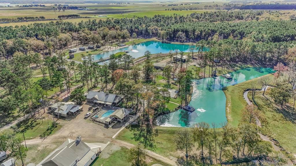 High Fence Hunting, 3 Lodges, 6 Cabins, Acadia Parish, LA