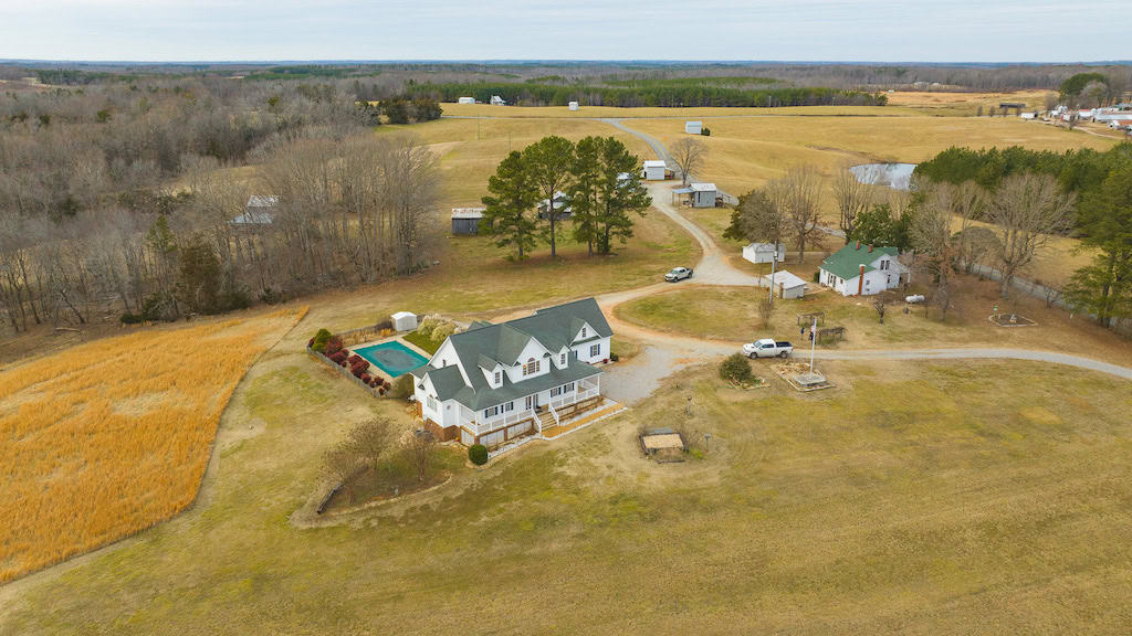 Country Home and Farmland for Sale in Jetersville, VA