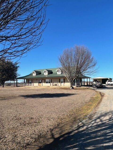 Gorgeous family home situated on 30 acres with two stock ponds