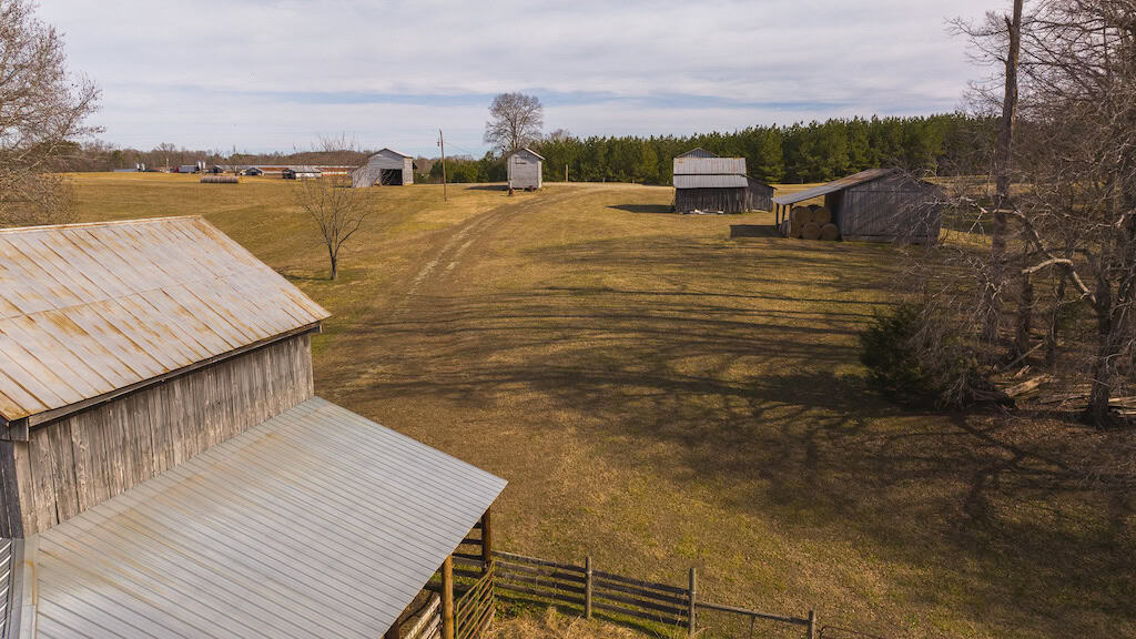 Country Home and Farmland for Sale in Jetersville, VA