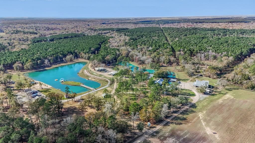 High Fence Hunting, 3 Lodges, 6 Cabins, Acadia Parish, LA