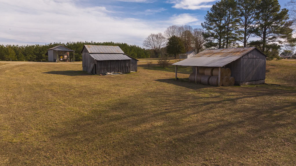 Country Home and Farmland for Sale in Jetersville, VA