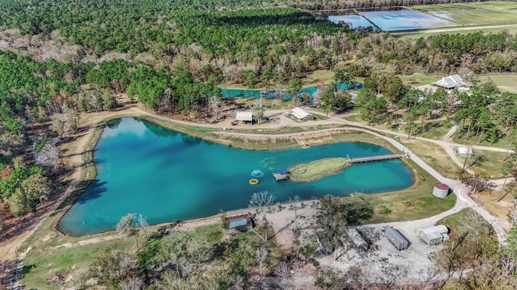 High Fence Hunting, 3 Lodges, 6 Cabins, Acadia Parish, LA