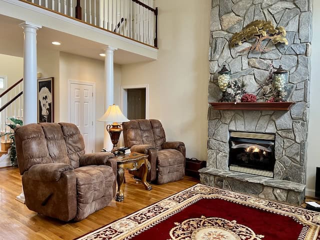 Country Home and Farmland for Sale in Jetersville, VA