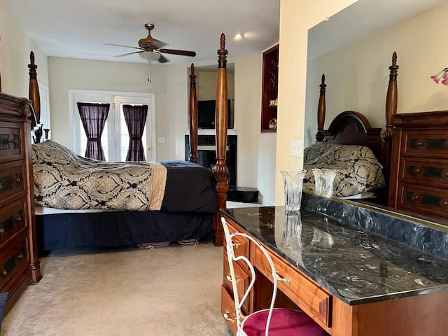Country Home and Farmland for Sale in Jetersville, VA
