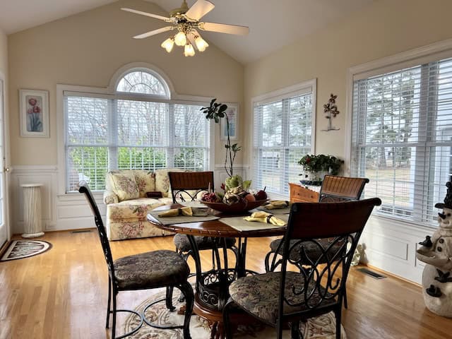 Country Home and Farmland for Sale in Jetersville, VA