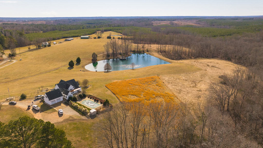 Country Home and Farmland for Sale in Jetersville, VA