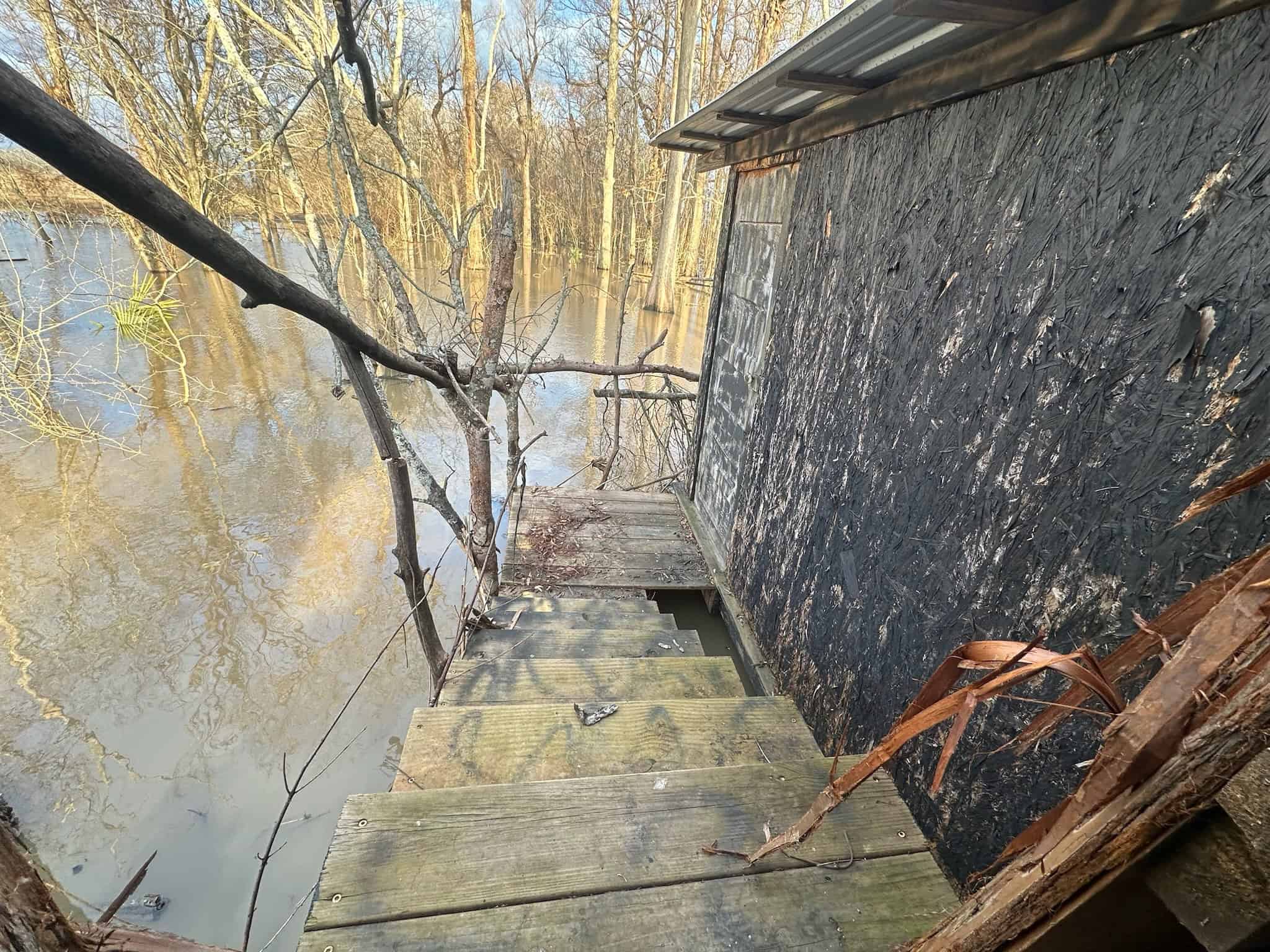 LA Delta Duck and Deer Hunting Property with a Camp