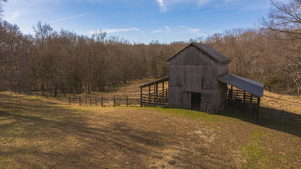 Country Home and Farmland for Sale in Jetersville, VA