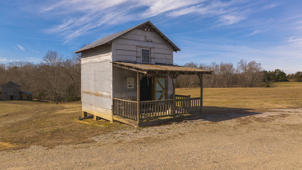 Country Home and Farmland for Sale in Jetersville, VA
