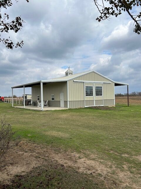 Gorgeous family home situated on 30 acres with two stock ponds
