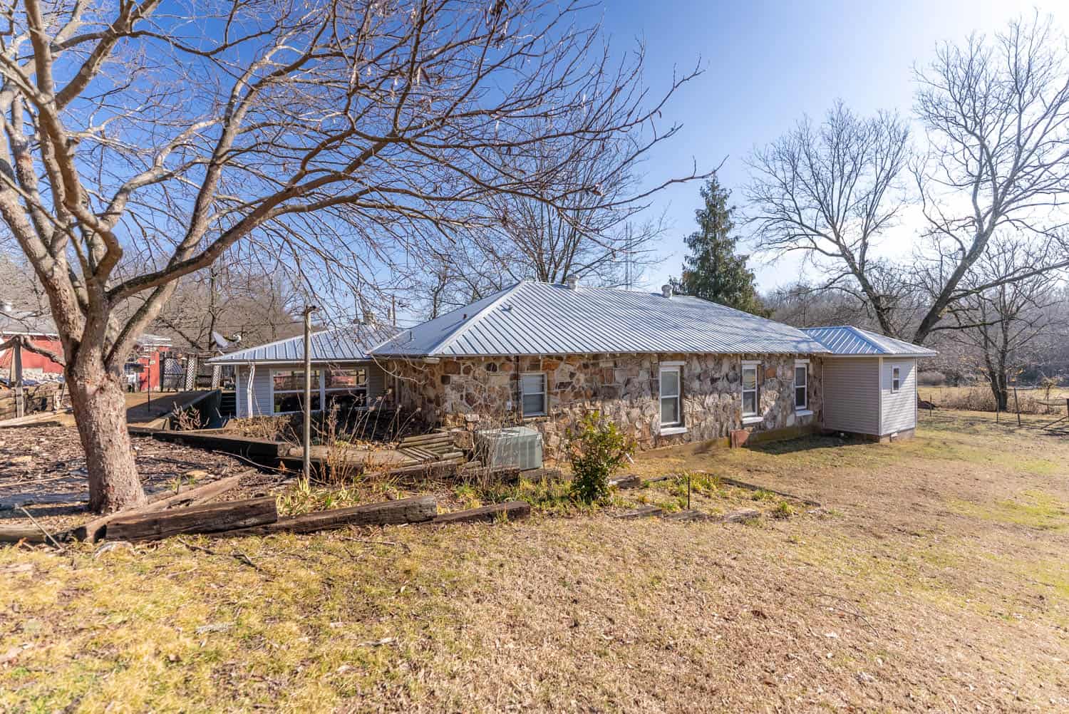 Farm for Sale in the Missouri AND Arkansas Ozarks